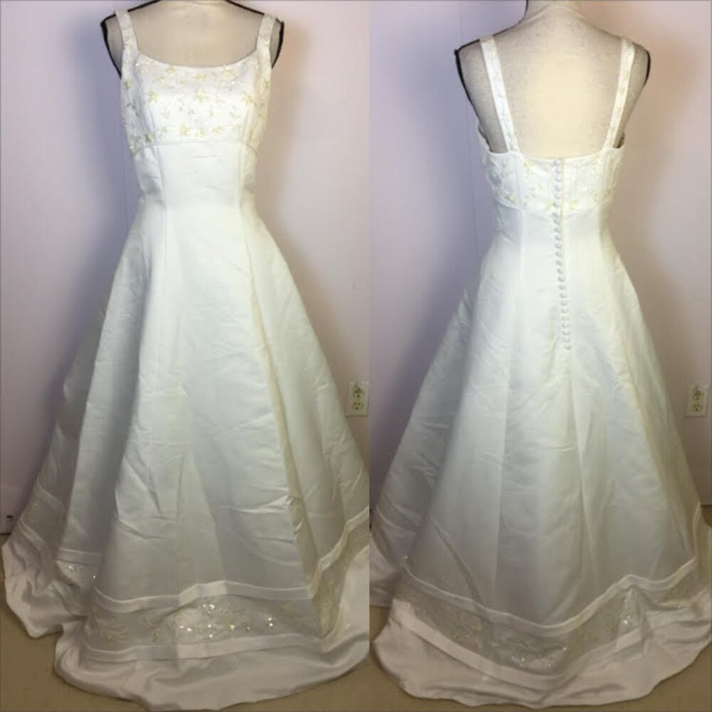 Oleg Cassini Wedding Dress Size 10 Womans White Beaded Sleeveless Ballgown Tulle - Picture 1 of 16